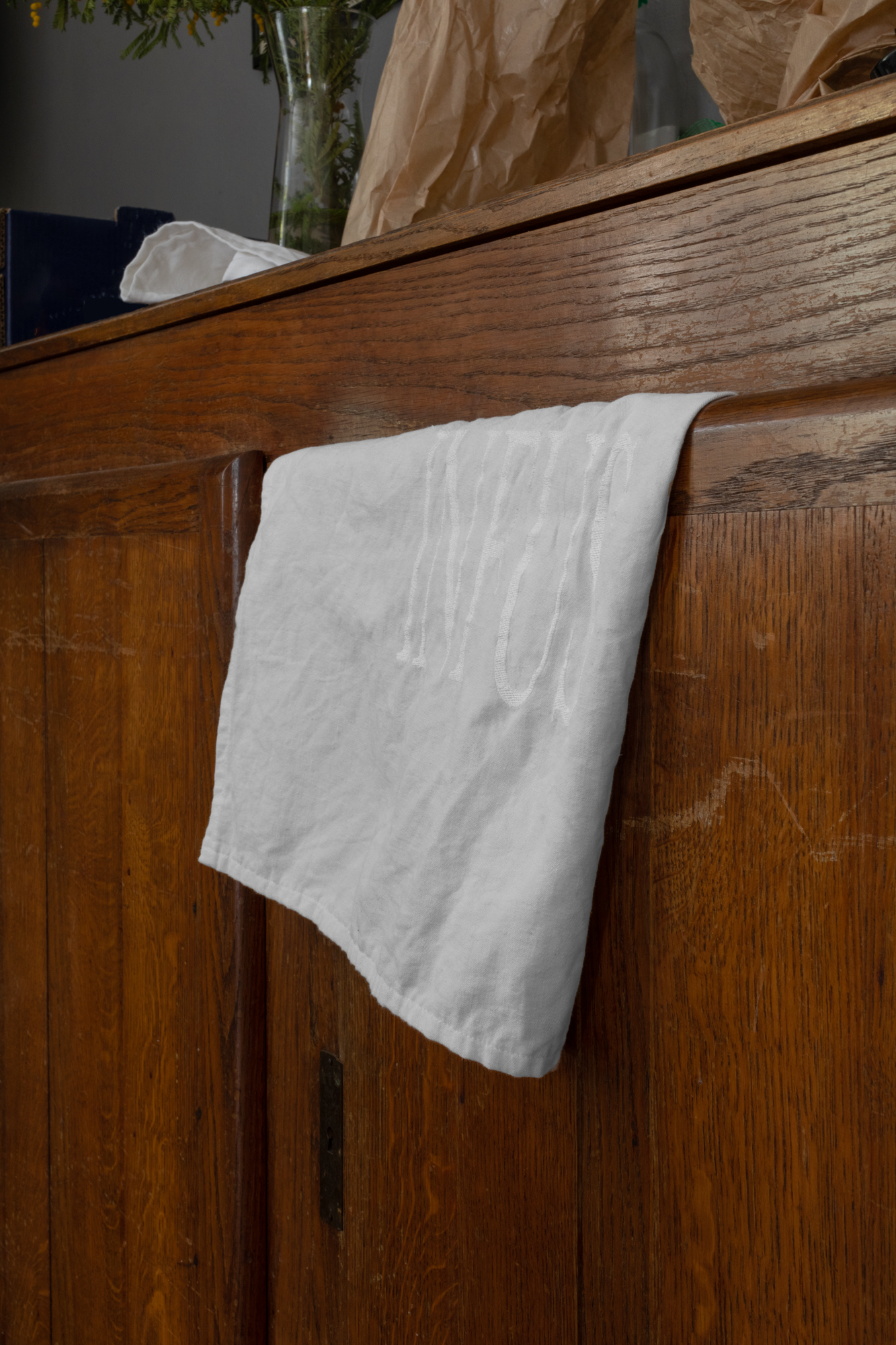 La fuite et l’enveloppe - Maxime Bichon / Untitled
Embroidered tea towels
2021